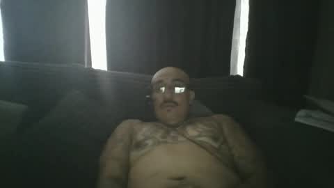 felixrlarios25 online show from April 30, 4:35 pm