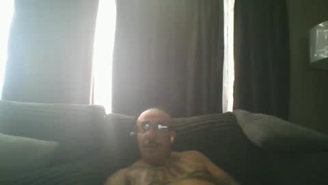 felixrlarios25 online show from April 30, 9:08 pm