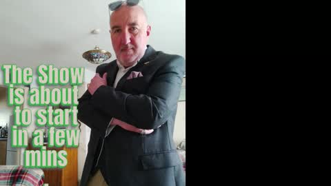 Snapshot of fellainsp8 chatting on October 1, 7:47 am Adam online show from October 1, 7:47 am