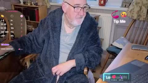 Snapshot of fellainsp8 chatting on November 19, 7:30 am Adam online show from November 19, 7:30 am