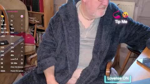 Snapshot of fellainsp8 chatting on November 20, 7:52 am Adam online show from November 20, 7:52 am