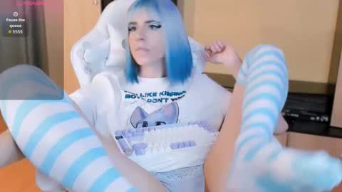 Snapshot of femalexa chatting on November 4, 3:44 pm Alexa online show from November 4, 3:44 pm