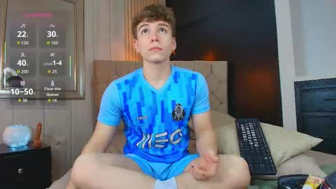 Snapshot of femboy_max chatting on September 13, 12:38 pm Femboy Max online show from September 13, 12:38 pm