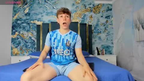 Snapshot of femboy_max chatting on December 1, 12:21 pm Femboy Max online show from December 1, 12:21 pm