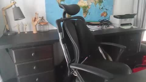 femdomsubby online show from March 1, 5:09 am