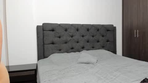 Snapshot of fenix_golden17 chatting on December 30, 5:15 am Fenix Golden17 ---- Every night after 2200 time Colombia online show from December 30, 5:15 am