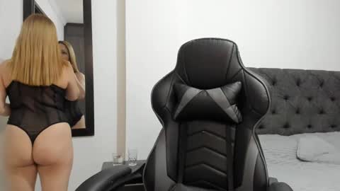 Snapshot of fenix_golden17 chatting on March 10, 8:04 am Fenix Golden17 ---- Every night after 2200 time Colombia online show from March 10, 8:04 am