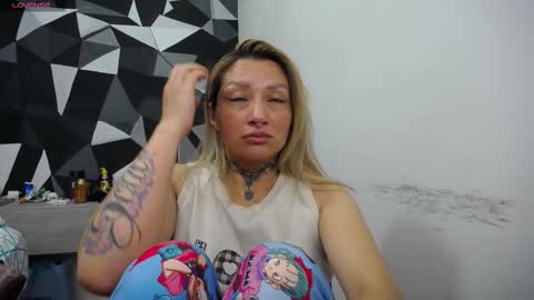 Snapshot of fenix_purple chatting on September 11, 6:35 am FENIX online show from September 11, 6:35 am