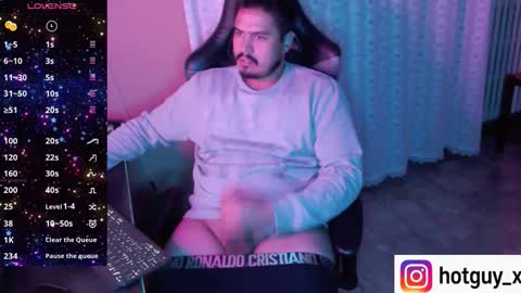 Snapshot of fernan_reds chatting on November 11, 9:48 pm Fernan online show from November 11, 9:48 pm