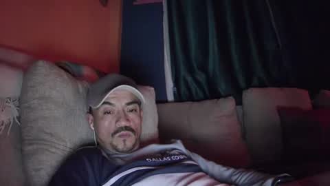 Snapshot of fernand89 chatting on December 28, 7:00 am fernand89 online show from December 28, 7:00 am