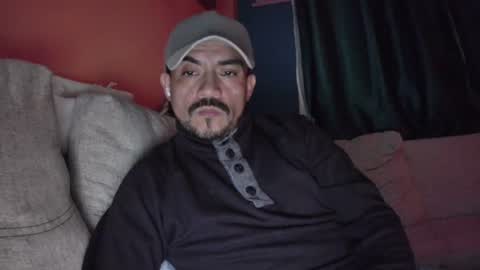 Snapshot of fernand89 chatting on January 7, 5:22 am fernand89 online show from January 7, 5:22 am