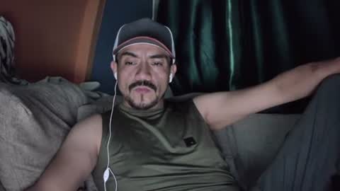 Snapshot of fernand89 chatting on January 20, 6:10 am fernand89 online show from January 20, 6:10 am