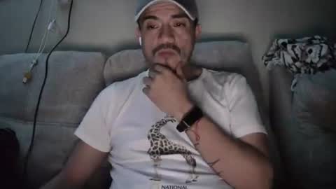 Snapshot of fernand89 chatting on March 1, 6:35 am fernand89 online show from March 1, 6:35 am