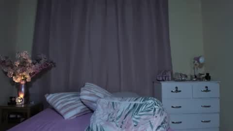 fernanda_151 online show from April 4, 10:29 pm