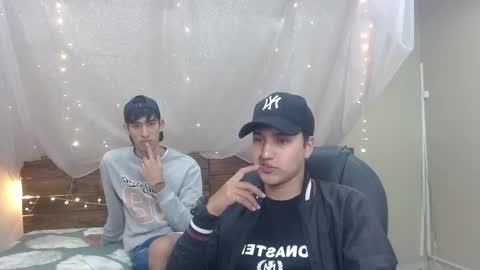 Snapshot of ferphoenix_ chatting on January 18, 3:20 am FER PHOENIX online show from January 18, 3:20 am