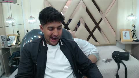 Snapshot of ferphoenix_ chatting on January 28, 3:57 am FER PHOENIX online show from January 28, 3:57 am