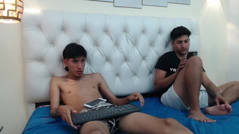 Snapshot of ferphoenix_ chatting on January 30, 9:47 am FER PHOENIX online show from January 30, 9:47 am