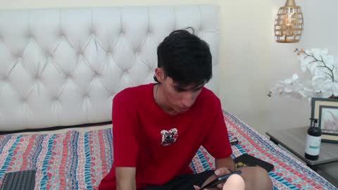 Snapshot of ferphoenix_ chatting on February 3, 6:13 am FER PHOENIX online show from February 3, 6:13 am