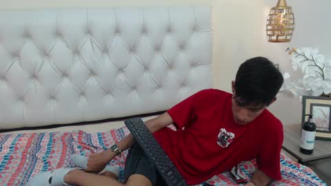 Snapshot of ferphoenix_ chatting on February 3, 9:30 am FER PHOENIX online show from February 3, 9:30 am