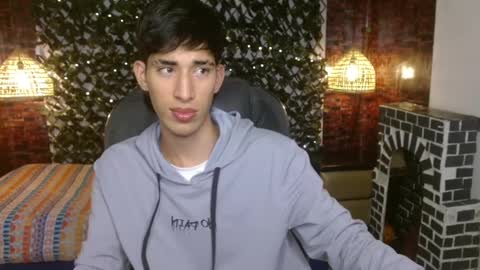 Snapshot of ferphoenix_ chatting on February 11, 3:40 am FER PHOENIX online show from February 11, 3:40 am