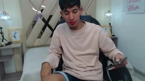 Snapshot of ferphoenix_ chatting on March 8, 3:39 am FER PHOENIX online show from March 8, 3:39 am