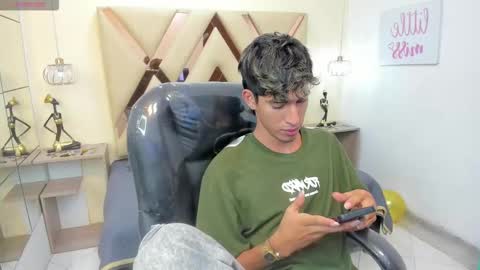 Snapshot of ferphoenix_ chatting on October 26, 3:23 am FER PHOENIX online show from October 26, 3:23 am