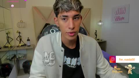 Snapshot of ferphoenix_ chatting on November 2, 3:20 am FER PHOENIX online show from November 2, 3:20 am