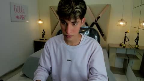 FER PHOENIX online show from January 17, 3:11 am