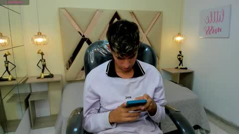 FER PHOENIX online show from February 4, 3:34 am