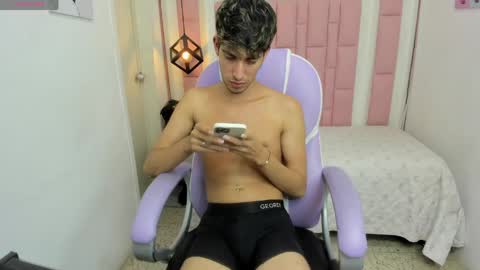 FER PHOENIX online show from April 9, 6:19 am