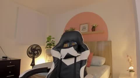 Fer  online show from September 18, 2:57 am