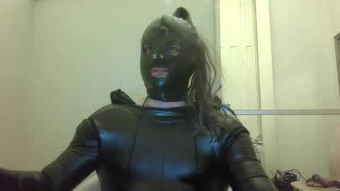 LauraWhy online show from November 29, 11:57 am