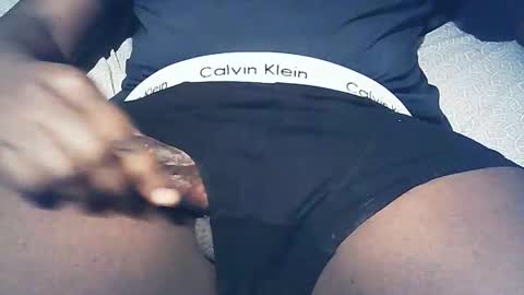 Snapshot of ffllvv chatting on November 27, 1:35 pm bbbbCock online show from November 27, 1:35 pm