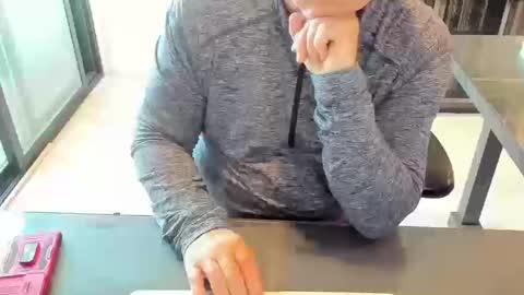 Snapshot of fhetzl chatting on October 11, 12:10 am fhetzl online show from October 11, 12:10 am