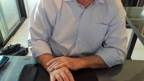 Snapshot of fhetzl chatting on October 27, 10:25 pm fhetzl online show from October 27, 10:25 pm