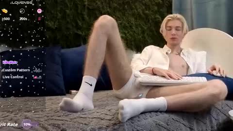 Thomas online show from December 3, 10:19 pm