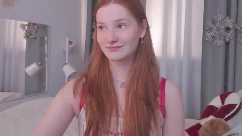 Snapshot of fiamoor chatting on December 19, 9:55 pm Fia online show from December 19, 9:55 pm