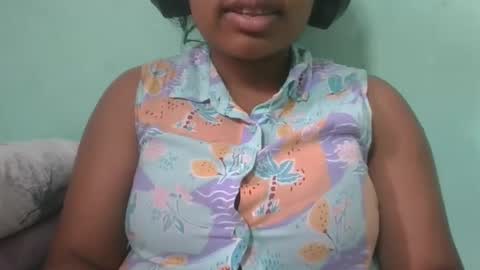 Snapshot of fifaalydia chatting on October 19, 9:21 am fifaalydia online show from October 19, 9:21 am