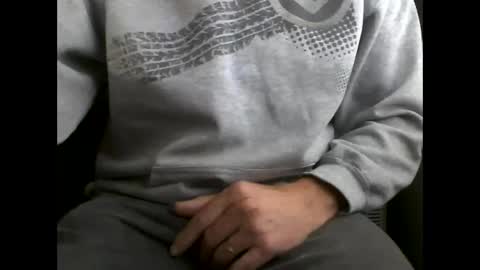 Snapshot of fifi010203 chatting on November 7, 6:02 am fifi010203 online show from November 7, 6:02 am