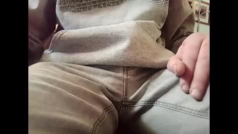 Snapshot of fifi010203 chatting on November 19, 7:52 am fifi010203 online show from November 19, 7:52 am