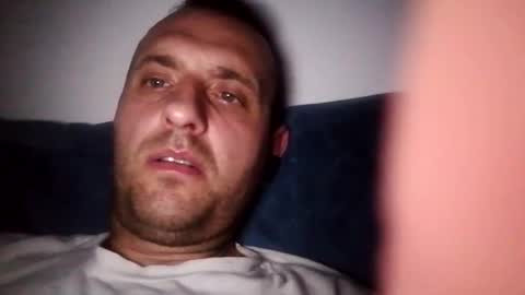 Snapshot of figonik chatting on December 5, 9:39 pm Nick online show from December 5, 9:39 pm