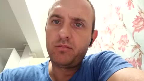 Snapshot of figonik chatting on October 2, 5:03 am Nick online show from October 2, 5:03 am