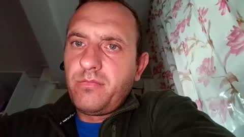 Snapshot of figonik chatting on October 3, 5:04 am Nick online show from October 3, 5:04 am