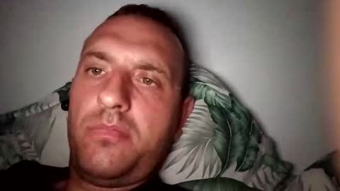 Snapshot of figonik chatting on October 18, 8:09 pm Nick online show from October 18, 8:09 pm