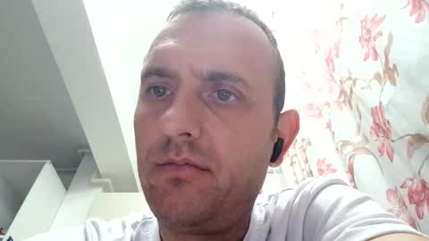 Snapshot of figonik chatting on October 23, 5:07 am Nick online show from October 23, 5:07 am