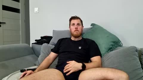 Snapshot of fikol123 chatting on December 11, 8:15 am fiolkamil online show from December 11, 8:15 am