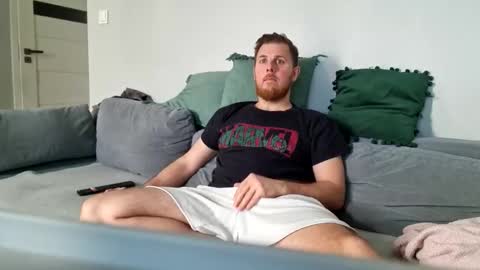 Snapshot of fikol123 chatting on March 3, 10:17 am fiolkamil online show from March 3, 10:17 am