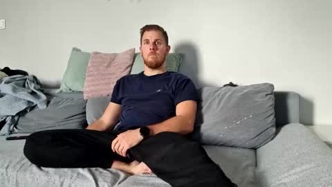 Snapshot of fikol123 chatting on October 15, 8:25 am fiolkamil online show from October 15, 8:25 am