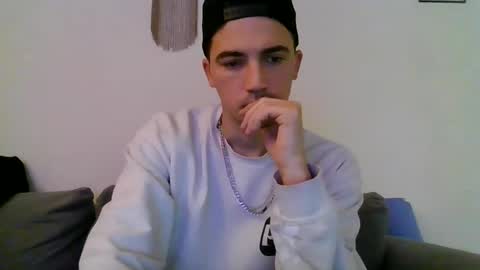 MilfnDaddy online show from December 15, 9:24 am