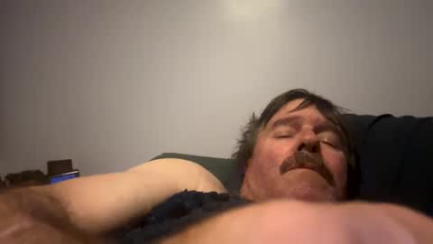 Snapshot of findmeyou68476332 chatting on January 17, 10:11 am findmeyou68476332 online show from January 17, 10:11 am